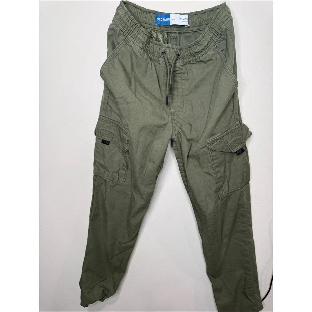 Old Navy. Tech Taper size 10-12 L